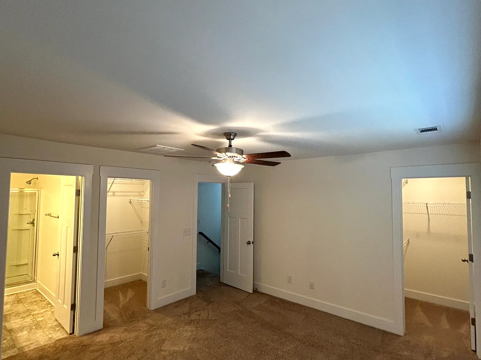 3 bed, 2.5 bath, 1415 sqft, $1,550 — Photo 3