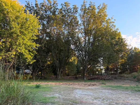 325 Burnett Ln, Covington, TN 38019