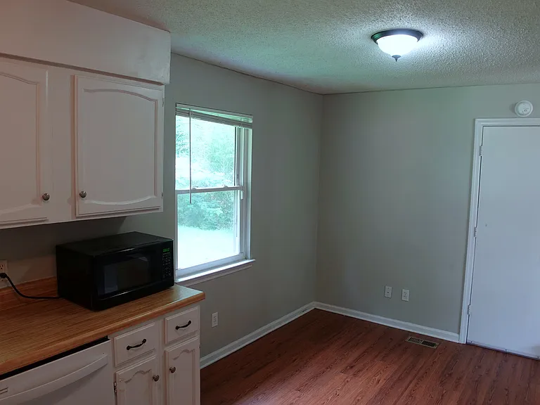 1613 N Chester Rd — Photo 6