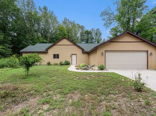 8527 Bever Rd, Delton, MI 49046