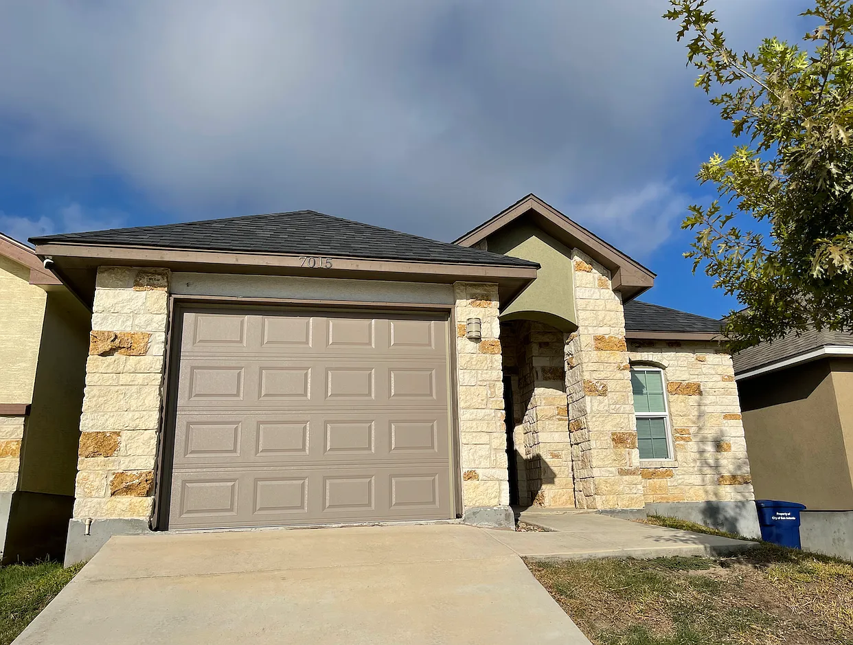 7015 Hallie Ridge San Antonio, Tx. 78227 - 1 — Photo 3