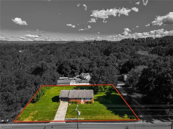 251 Smith Ln, Mount Airy, NC 27030