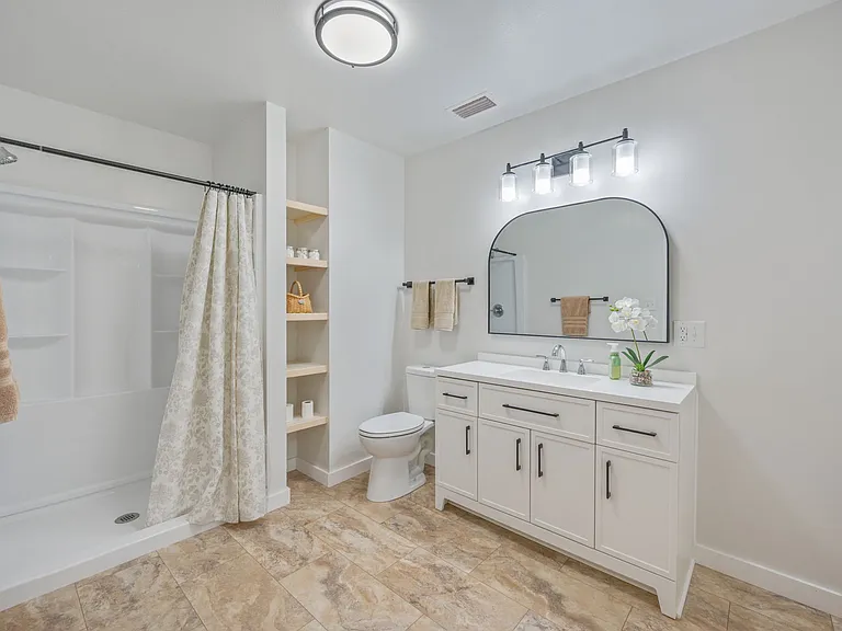 812 E Edney Ave — Photo 13