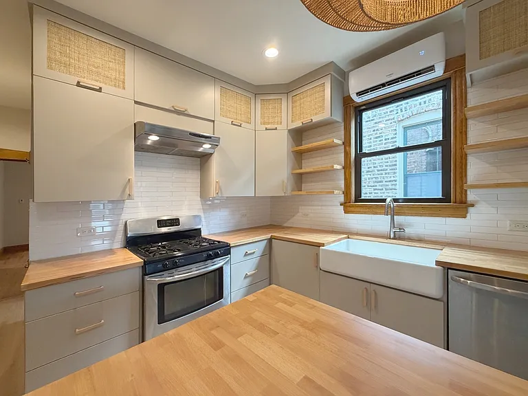 2036 N Sawyer Ave #2 — Photo 4