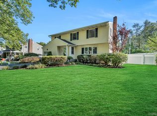 162 Wolf Hill Rd, Melville, NY 11747