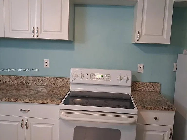 1800 Pinehurst Dr #1 — Photo 7