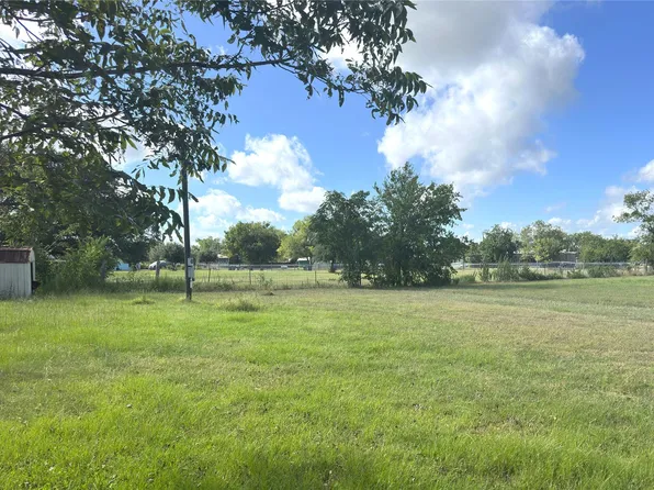 1112 Old Nails Creek Rd, Giddings, TX 78942