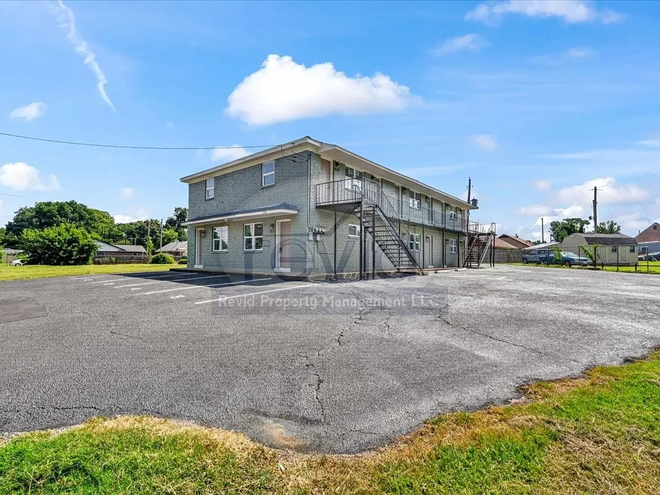 708 Hastings