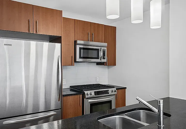 3260 Henry Hudson Pkwy E #3E — Photo 3