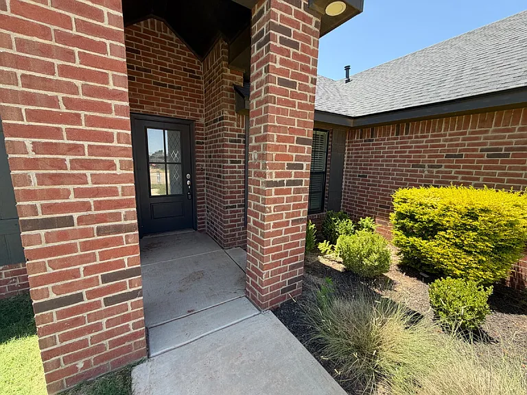 405 Ranger St — Photo 3