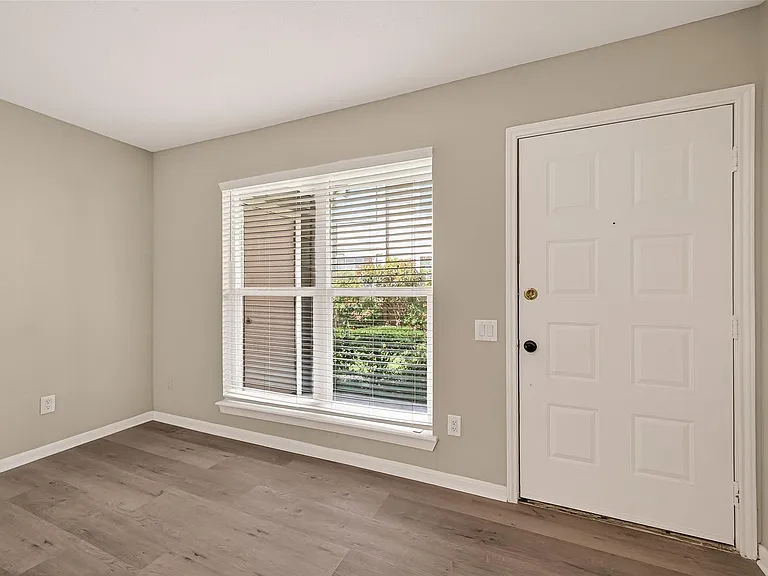 1860 White Oak Dr #311 — Photo 3