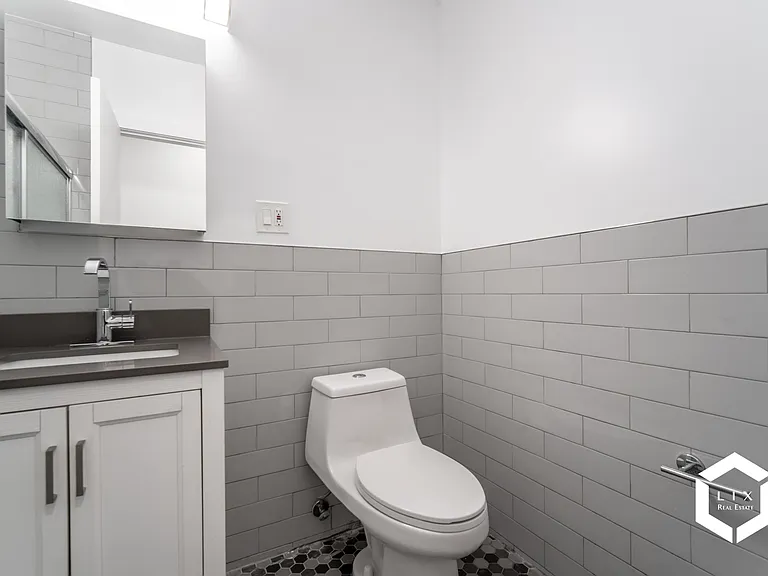 102 Dahill Rd #1R — Photo 13
