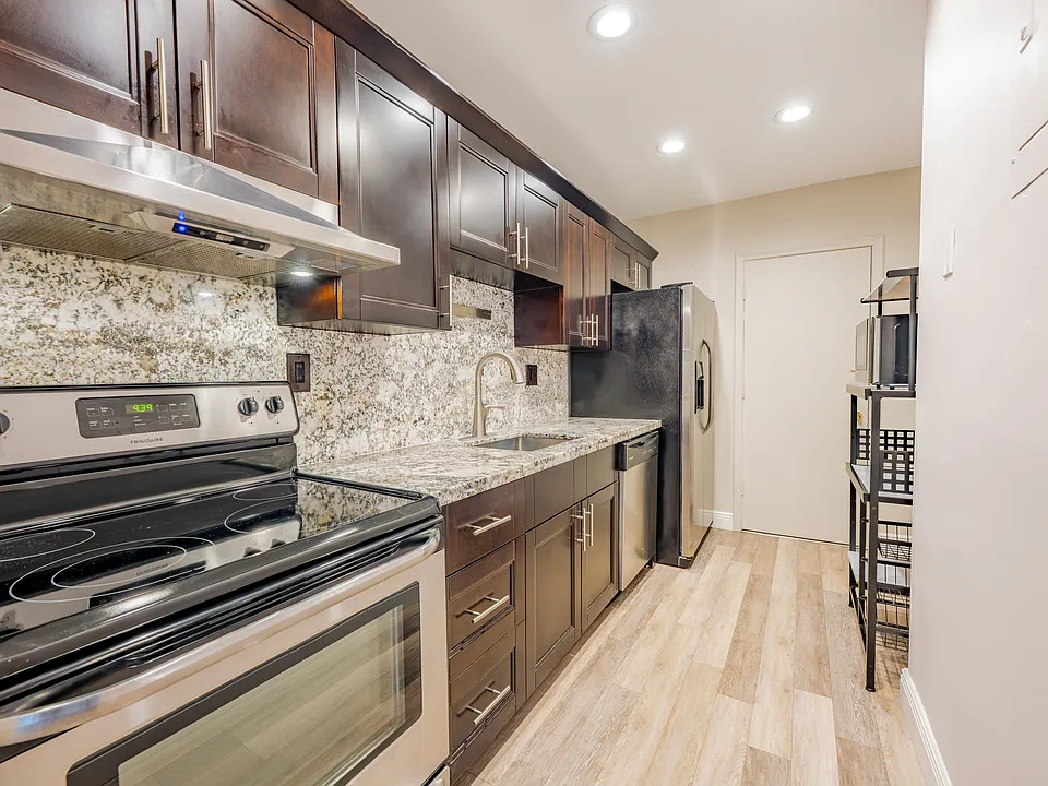 298 SW 6th St