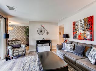 7334 S Xenia Cir APT B, Centennial, CO 80112