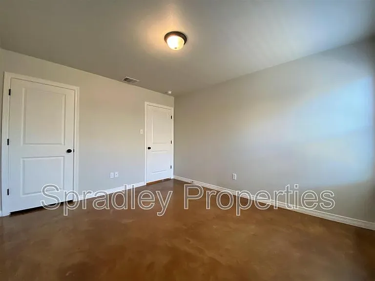 204 Juniper Dr #B — Photo 4