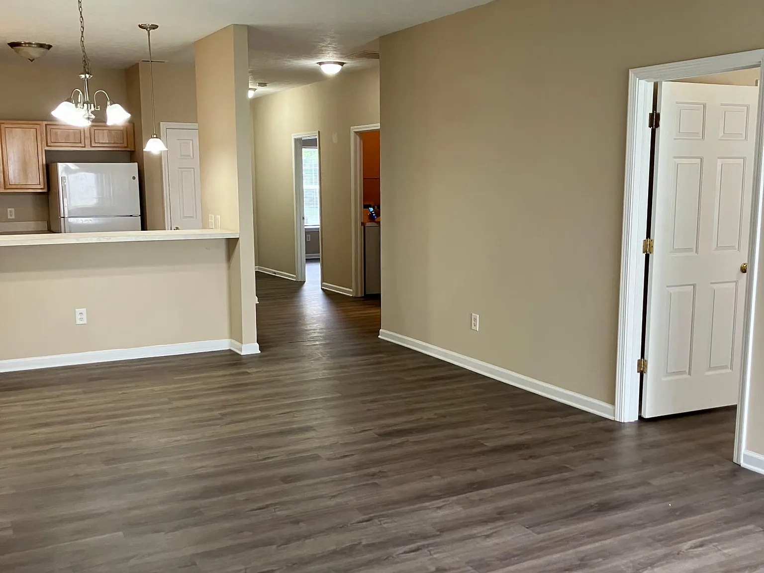 2 bed, 1250 sqft, $1,800 — Photo 3