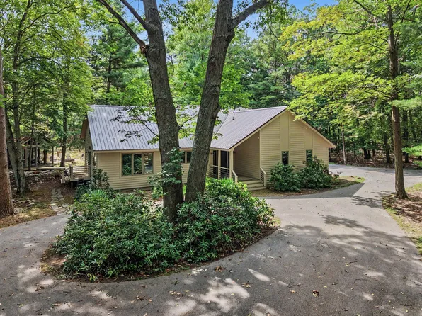 1439 W Sternberg Rd, Norton Shores, MI 49441