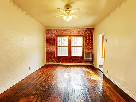 3rd image of 2017 Argyle Ave #Mswt2962u