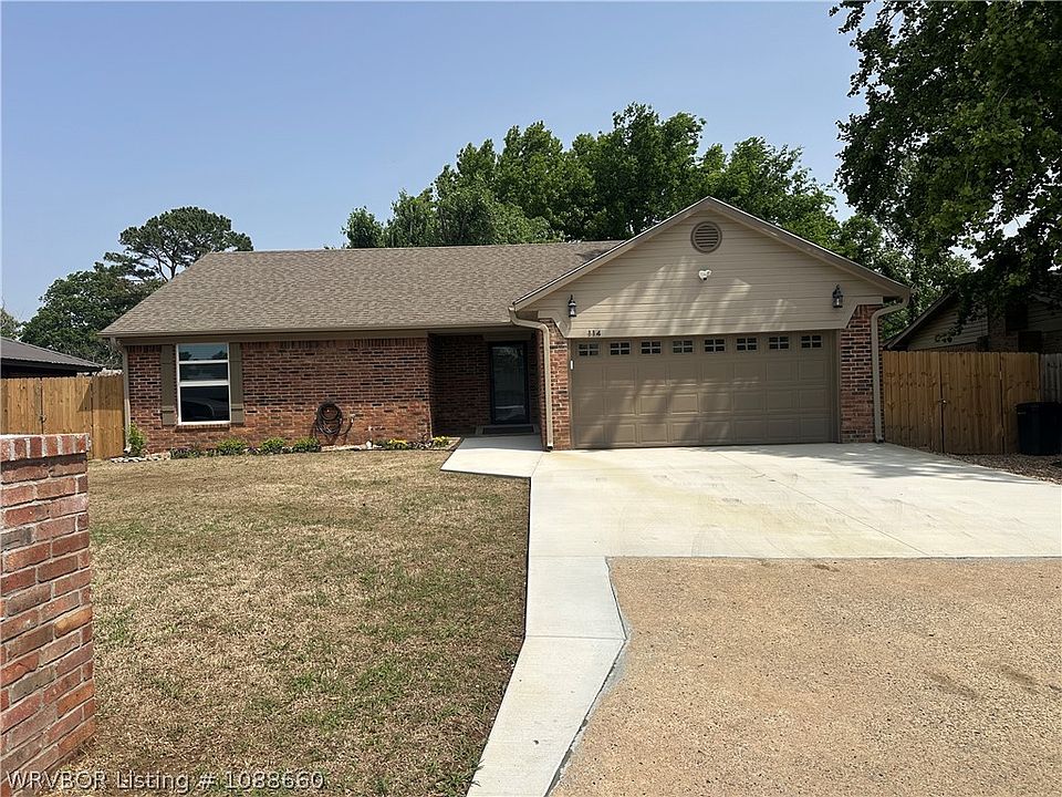 1st image of 114 Teakwood Dr