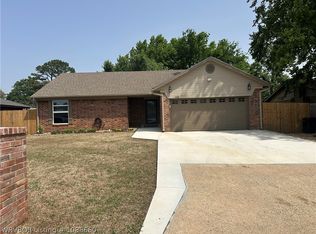 114 Teakwood Dr, Poteau, OK 74953