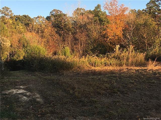 2nd image of 6305 Wolf Creek Cir