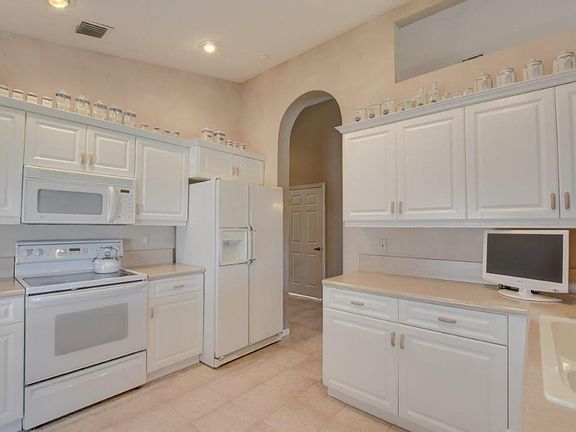 4th image of 6618 Sherbrook Dr
