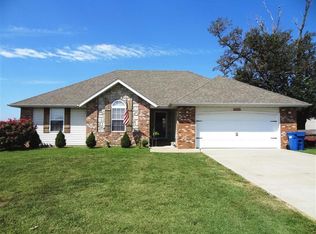 1913 S Oriole Ct, Ozark, MO 65721