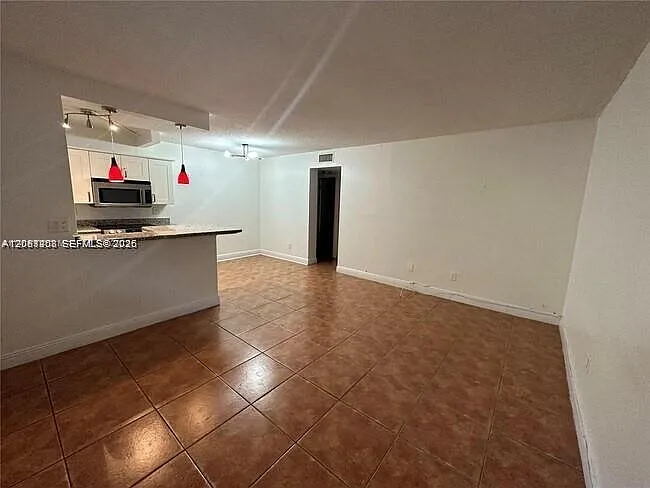 North Bay Villas Condo — Photo 2