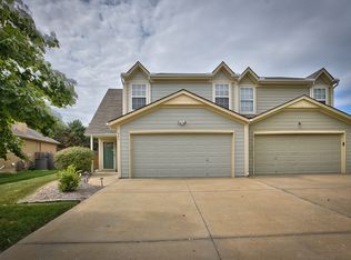 647 NE Swann Cir, Lees Summit, MO 64086