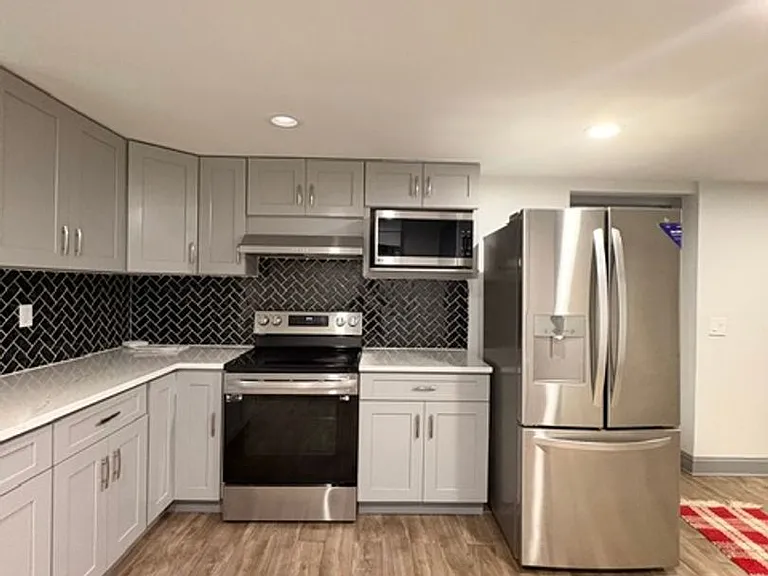 9714 Admiralty Dr — Photo 31