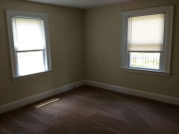 3rd image of 2636 Bapaume Ave