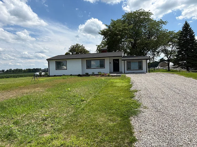 1805 Marion Williamsport Rd E — Photo 1