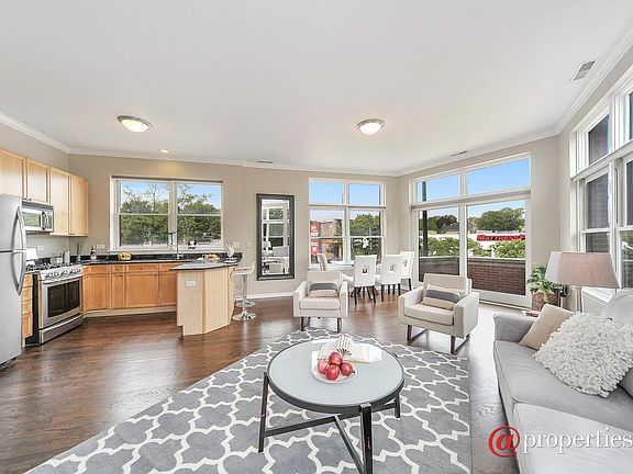 Kitchen / Living Room