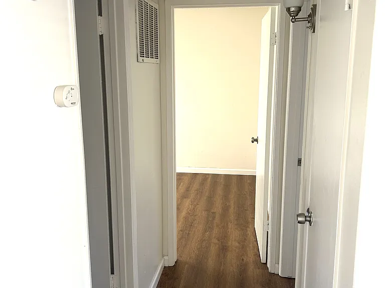 811 Taylor St #7 — Photo 9