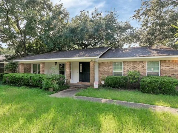 600 Highland Woods Dr E, Mobile, AL 36608