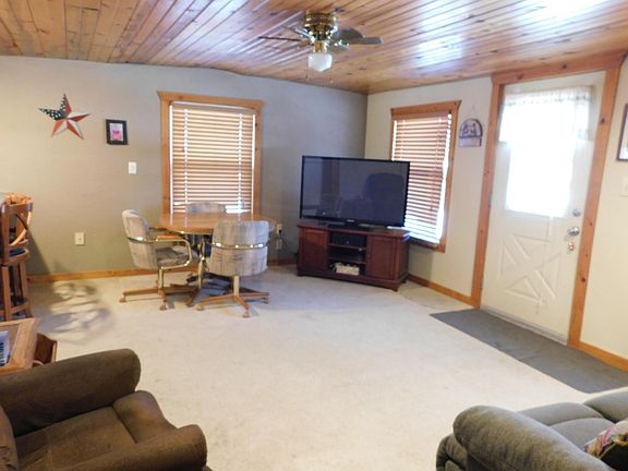 5th image of 47 Cottage St