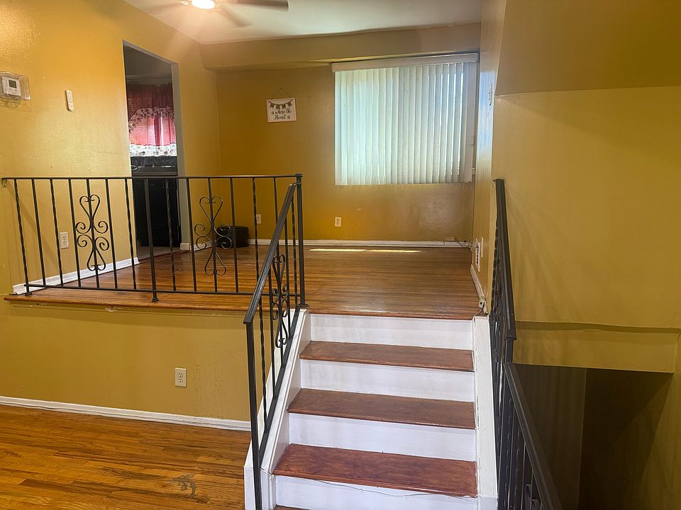 1st image of 1132 208th St #2