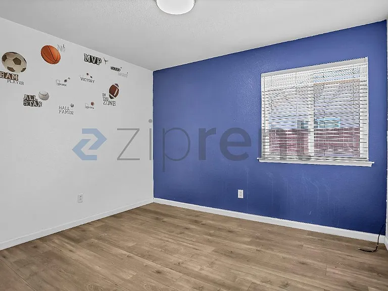 2437 N Tracy Ave — Photo 20