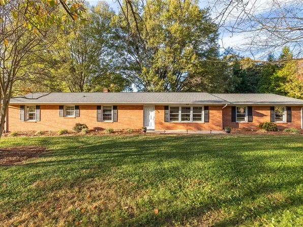 1250 Woodbrook Dr, Kernersville, NC 27284