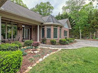 1451 Sutton Cove Rd, Hiawassee, GA 30546