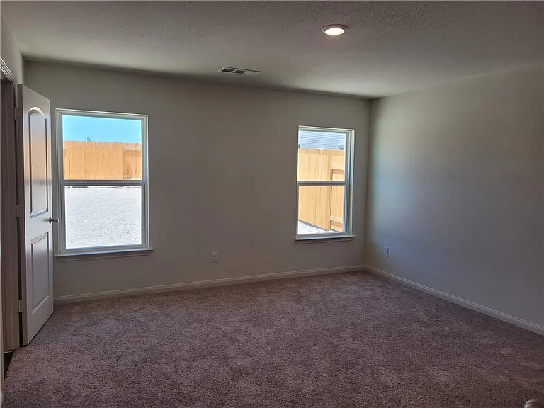 161 Allington Cir — Photo 8