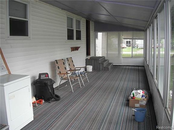 4th image of 1654 Greenmeadows Dr