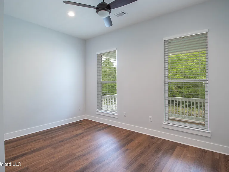 105 Eleanor Ave — Photo 12