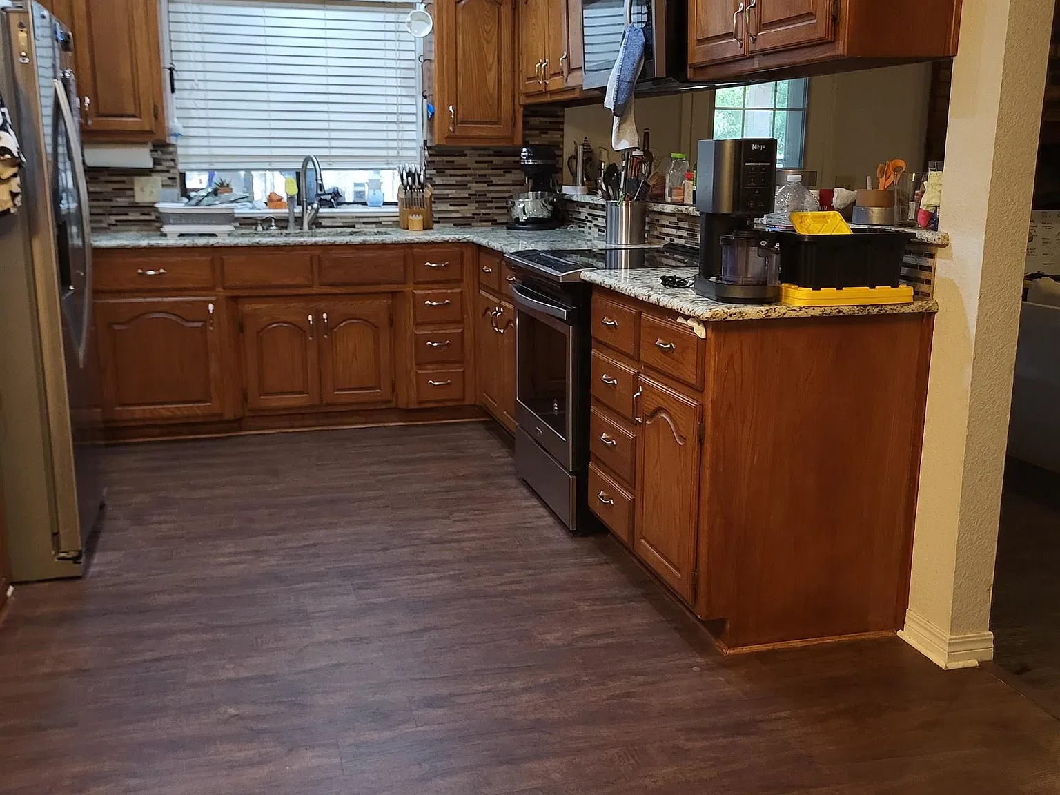 3 bed, 2.0 bath, 1459 sqft, $2,000 — Photo 2