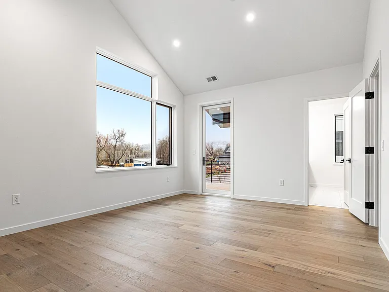 2155 Vine Ave — Photo 14