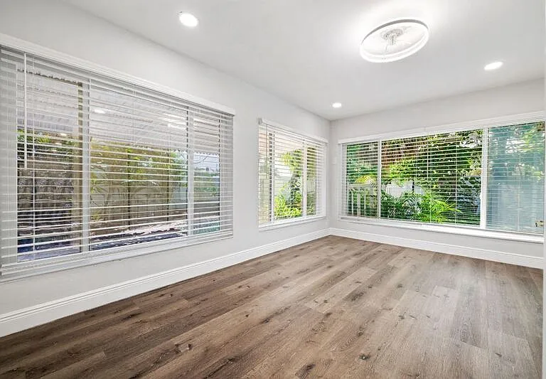 2298 NE 4th Ave — Photo 16