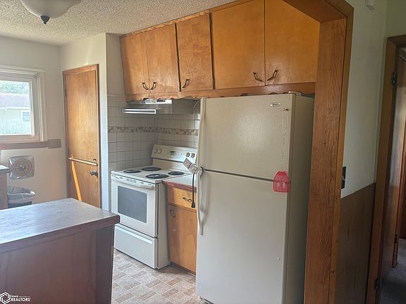 5th image of 102 Ohio Ave