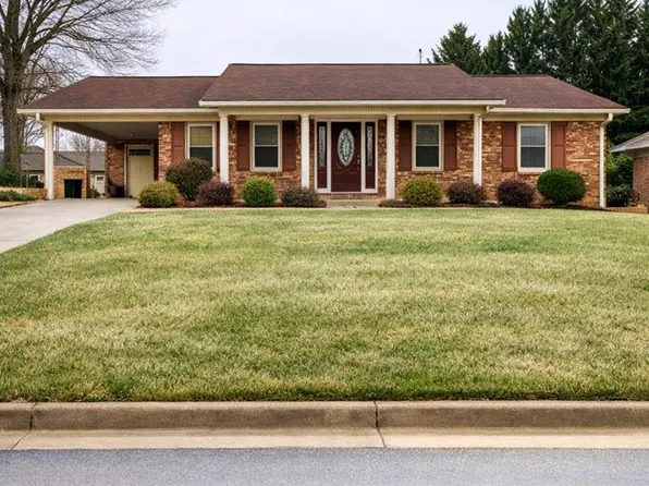 209 Major Ct, Danville, VA 24540