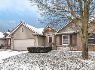 941 Persimmon Dr, Brighton, MI 48116