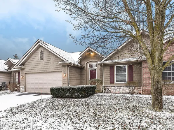 941 Persimmon Dr, Brighton, MI 48116